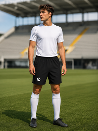 Pantalón training en modelo