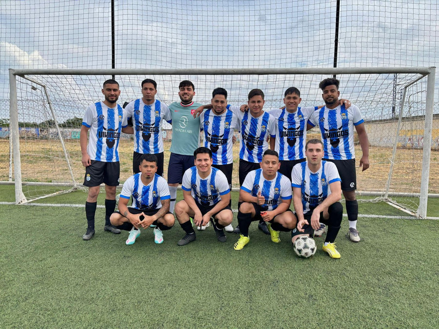 Vikingos · equipación titular a rayas